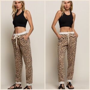 🎉HP 8/23🎉Brown Leopard Amazing Joggers